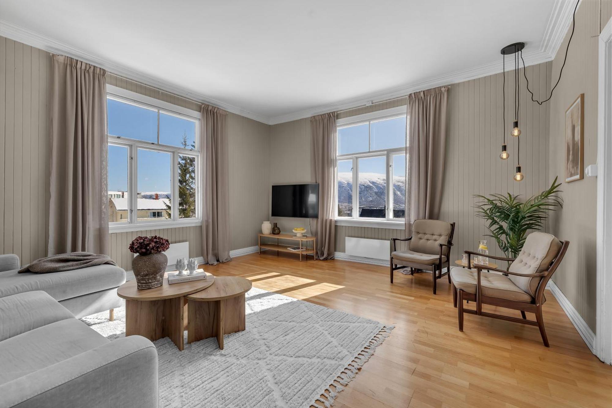 Lovely City Center Apartment With Amazing Views And Free Parking! Тромсьо Екстериор снимка