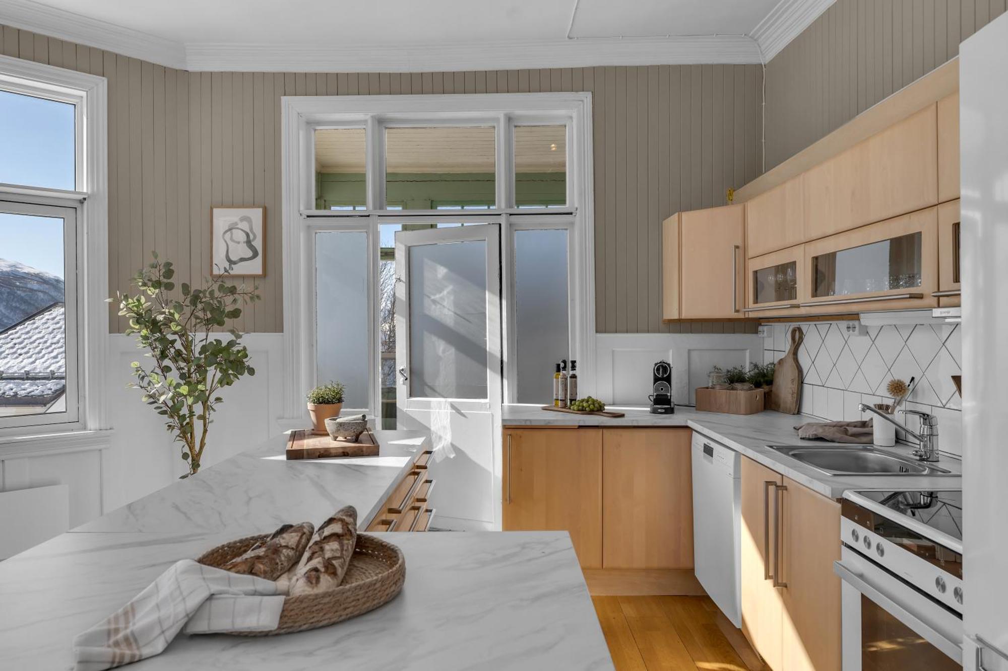 Lovely City Center Apartment With Amazing Views And Free Parking! Тромсьо Екстериор снимка
