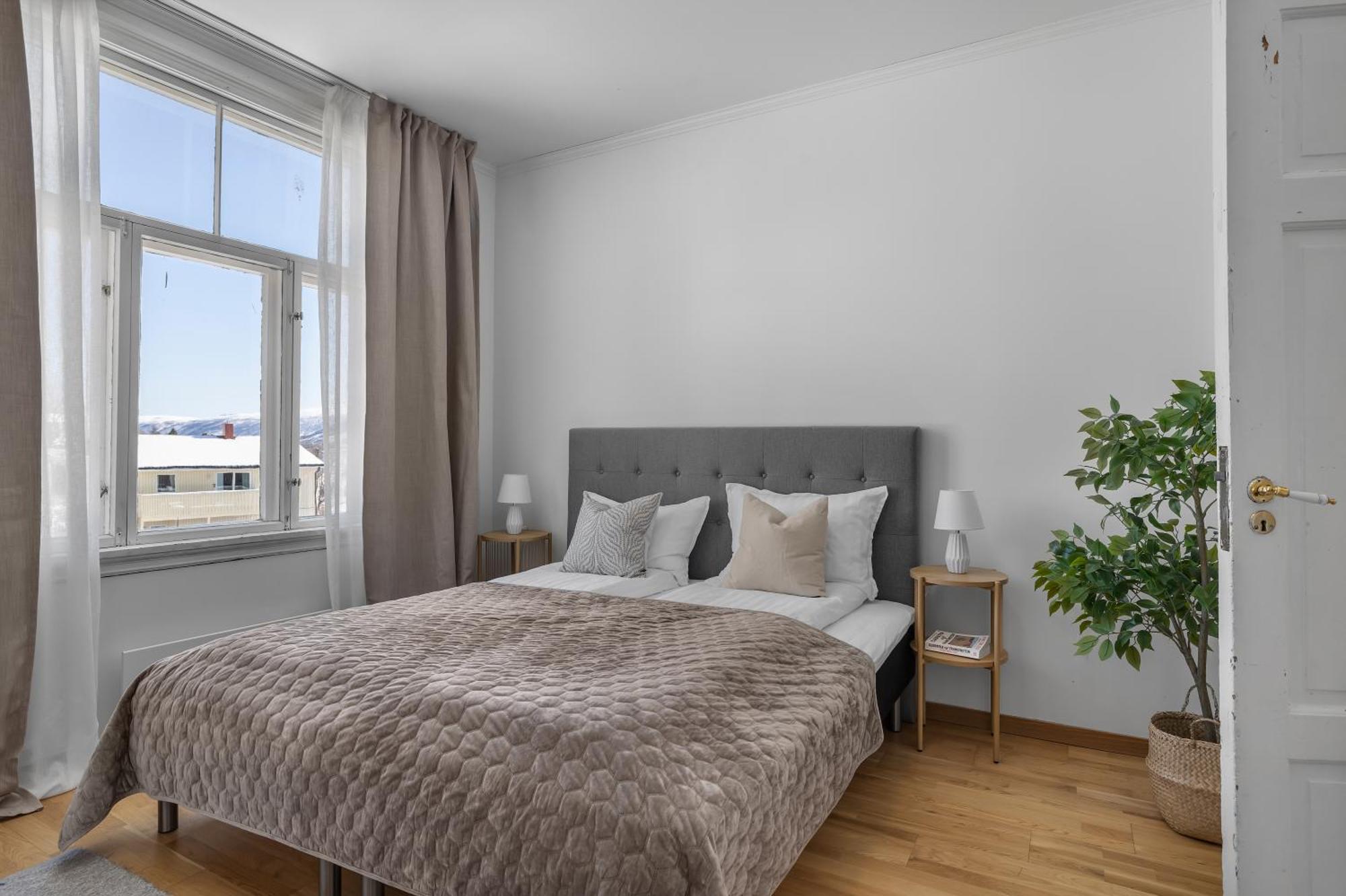 Lovely City Center Apartment With Amazing Views And Free Parking! Тромсьо Екстериор снимка