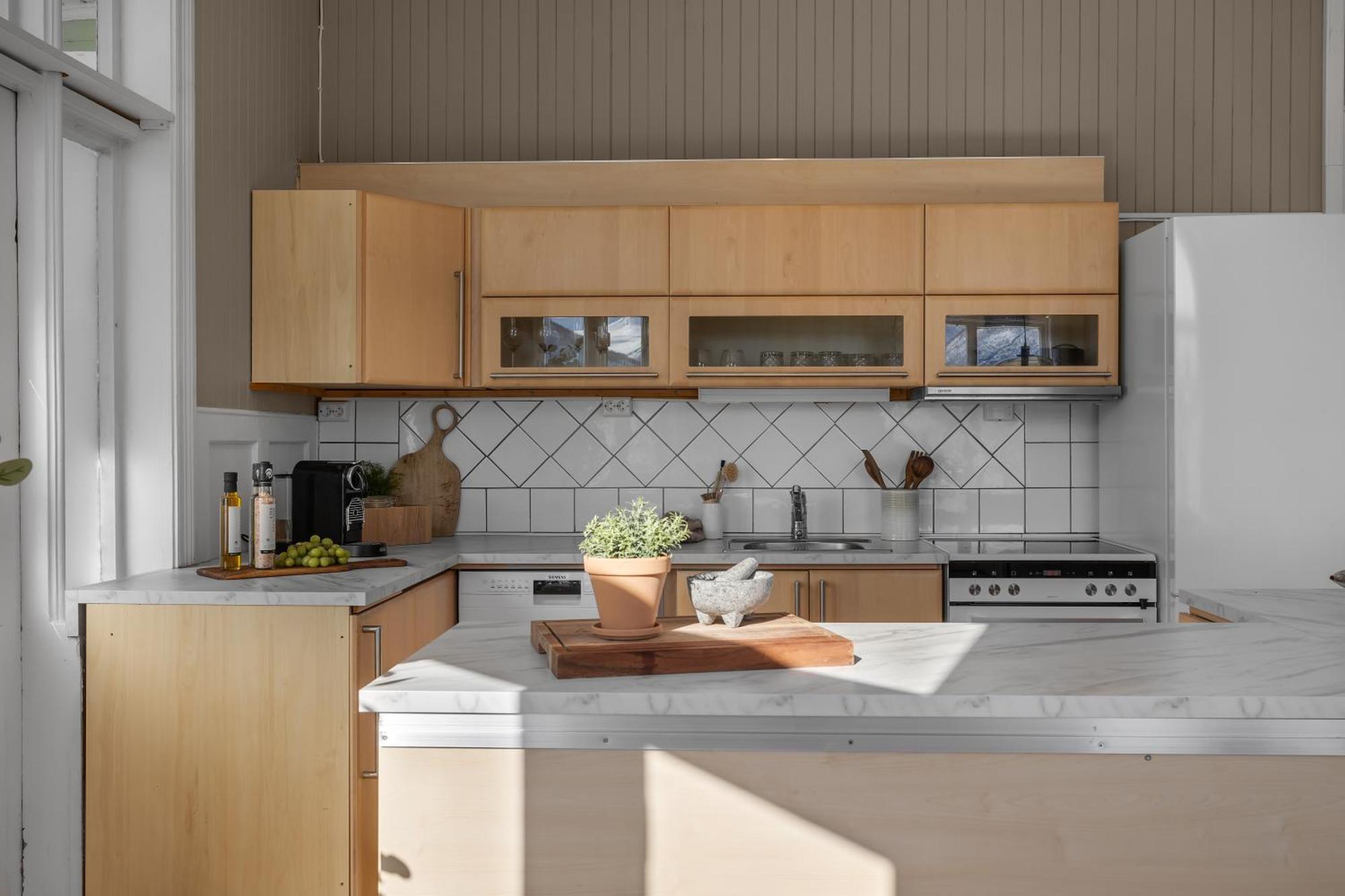 Lovely City Center Apartment With Amazing Views And Free Parking! Тромсьо Екстериор снимка